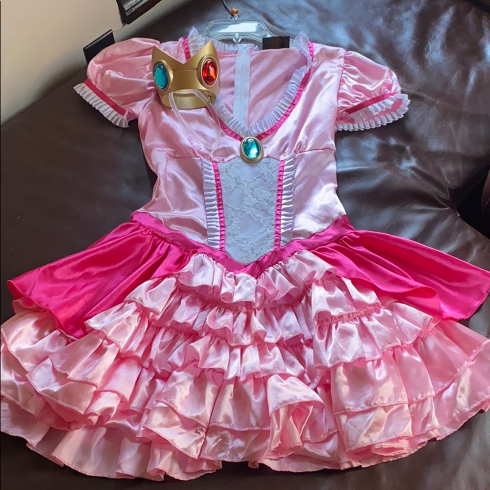 Princess Peach Dress/costume & Crown